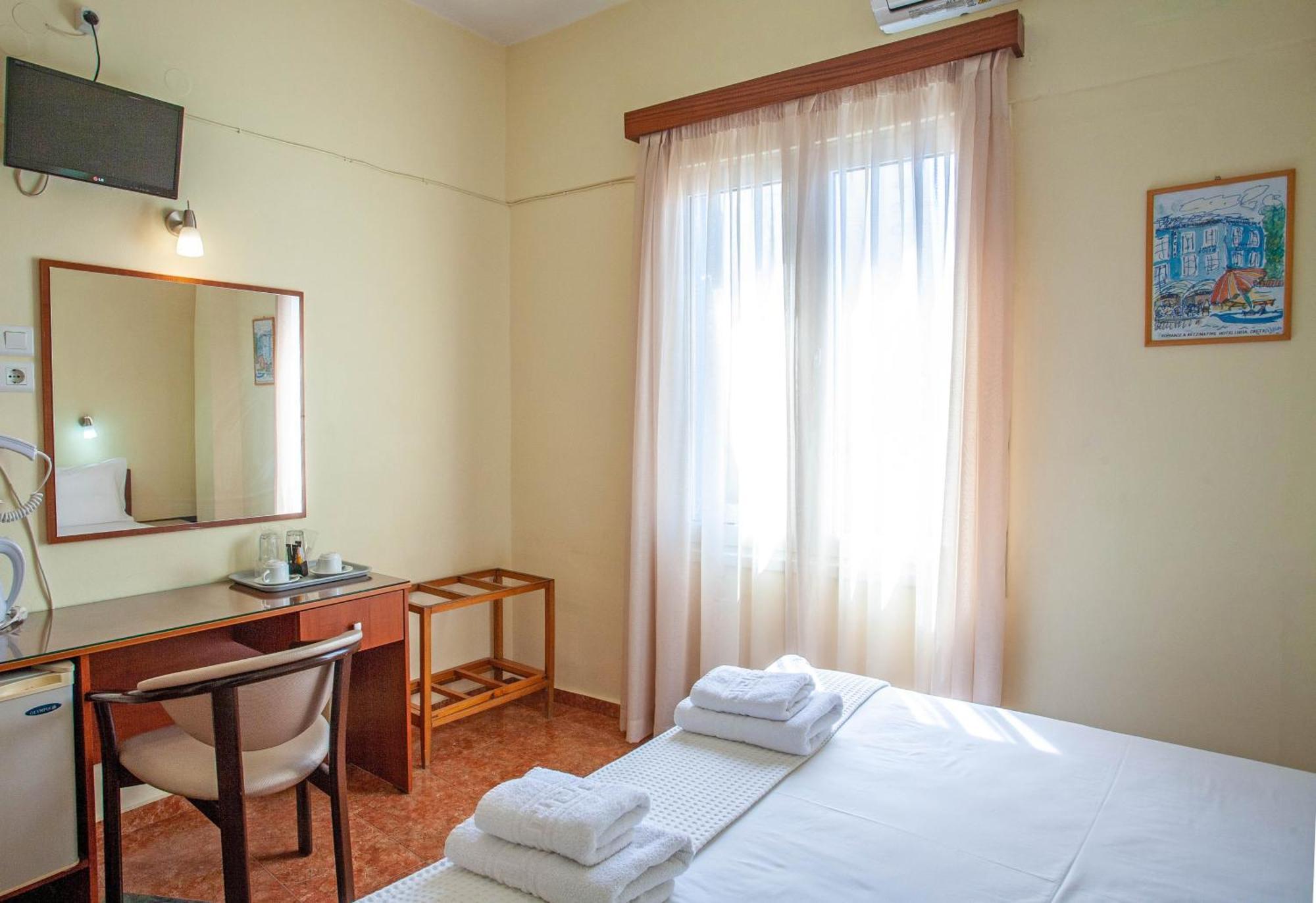 Lucia Hotel Chania  Екстер'єр фото